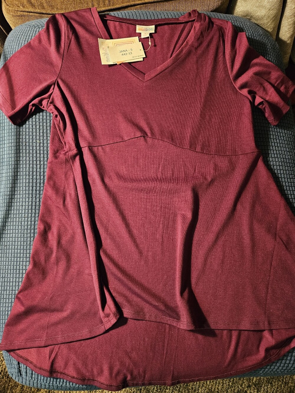 Lularoe Shirt Womens Small Burgundy Jana Short Sleeve V Neck Tunic Stretch NEW